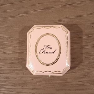 TOO FACED DIAMOND LIGHT HIGHLIGHTER IN DIAMOND FIRE